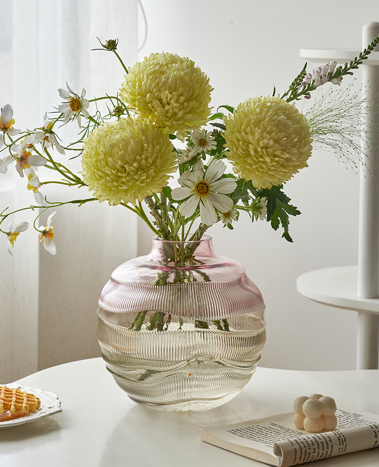 DTELM Artisan Handmade Two-Tone Gradient Glass Vase | Spherical Fluted Striped Modern Floral & Centerpiece Decor - 图片 3